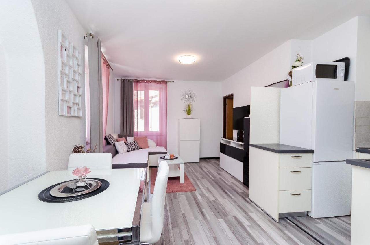 Apartment Mare Върсар Екстериор снимка