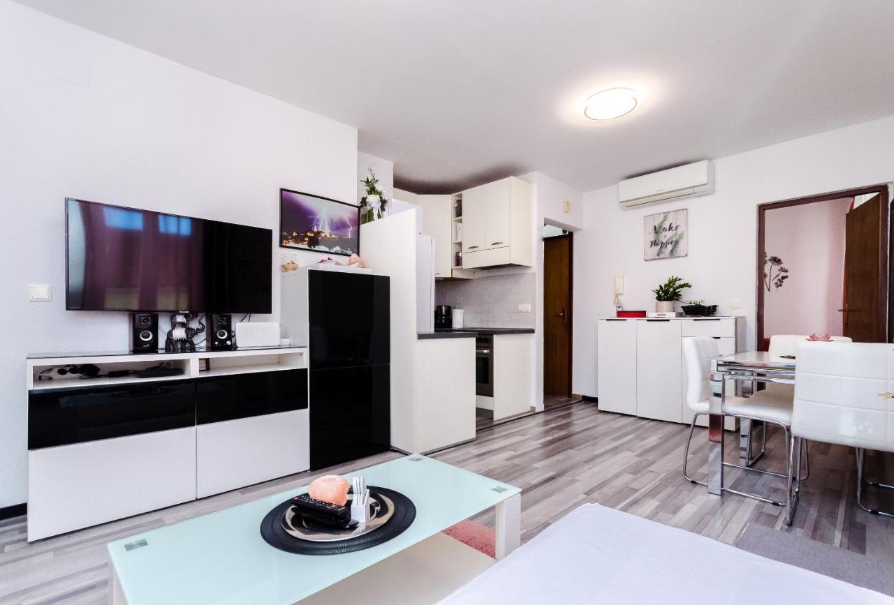 Apartment Mare Върсар Екстериор снимка